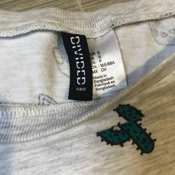 H&M Kitten and Cactus Printed Top Size Small - Picture 2 of 4